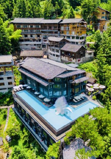 Stay in the Thousand-Mile Miaojiang Scroll