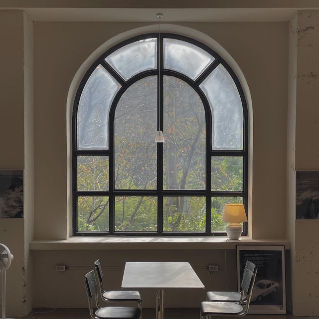 예쁜 창으로 보는 뷰 맛집 진해 어씨빅센터 ACCC 벚꽃시즌 완전 핫플