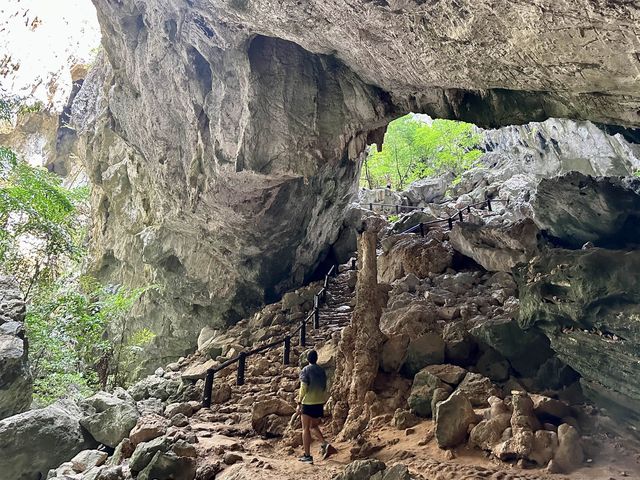 Amazing cave hike in Hua Hin !! 