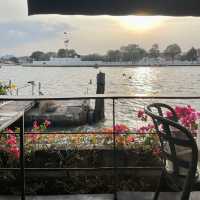 VIVI THE COFFEE PLACE : คาเฟ่ริมแม่น้ำวิววัดอรุณฯ
