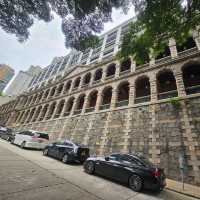 香港法定古蹟: 高街舊精神病院立面