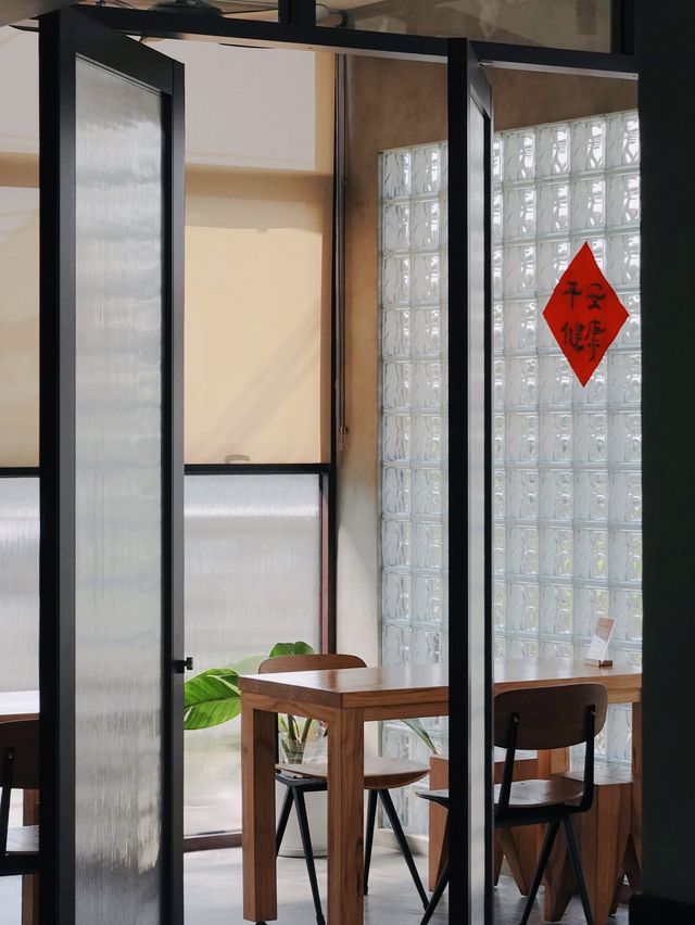cozy greenery cafe🍰☕️🧁🍹….@BP