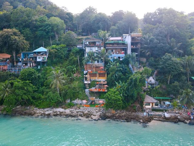 ที่พักเปิดใหม่ติดทะเล ใกล้หาดป่าตอง