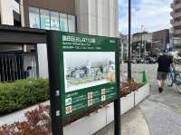 東京・押上。スカイツリーを見上げる『北十間川』と『墨田区おしなり公園』 