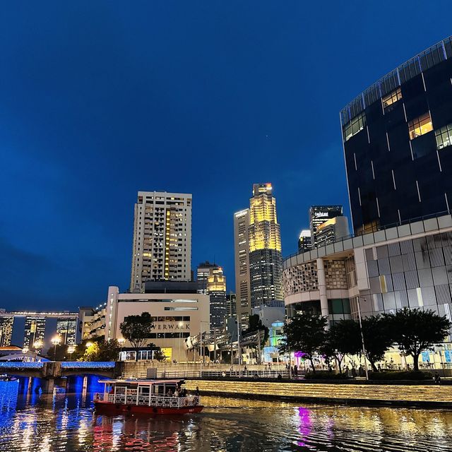 一定要看看新加坡克拉碼頭夜景好美