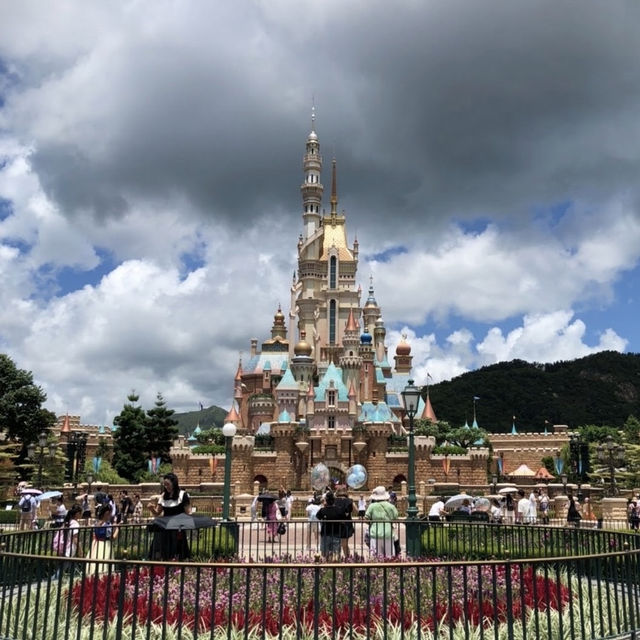 香港迪士尼樂園，走進奇妙之旅