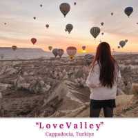 Love Valley, Cappadocia ชื่อนี้มีบอลลูนเต็มฟ้า