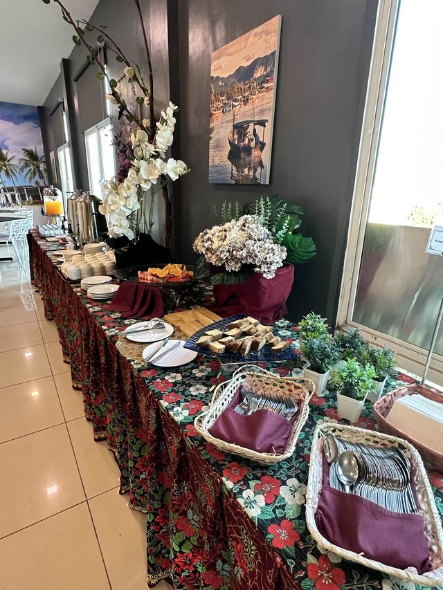 Simple yet filling buffet breakfast