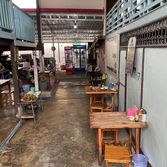 ครัวแม่ฬา กะเพราโคตรปู 🦀 หัวหิน