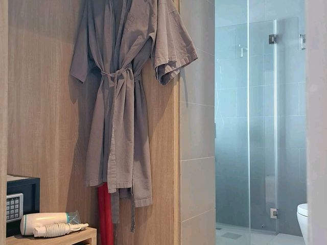 #ที่พักวิวสุดปัง ติดทะเลคลองวาฬ  Lipda Resort 