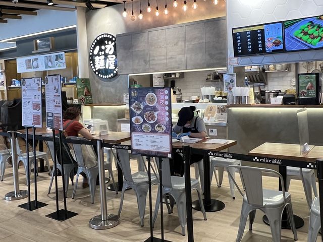 做個偽文青～誠品書店內的餐廳