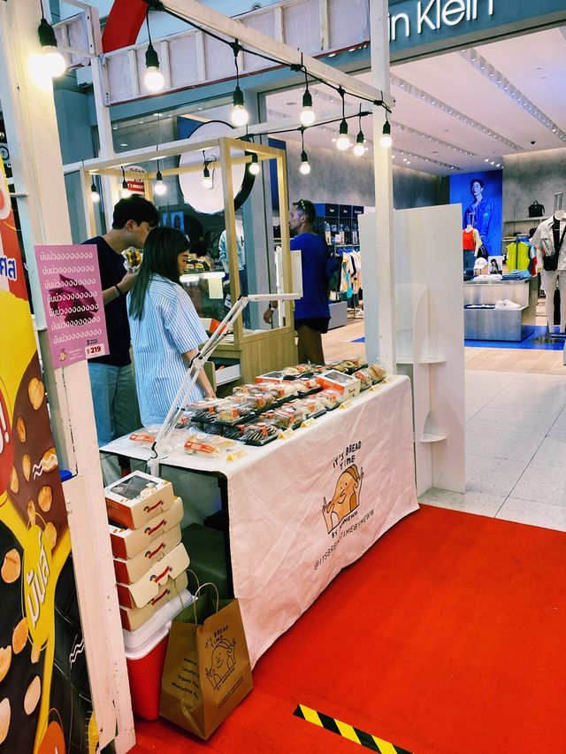 ปันโปร Goods market at Central world f.1