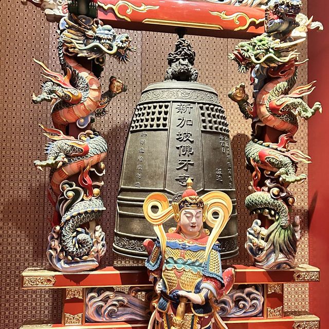新加坡佛牙寺觀彌勒