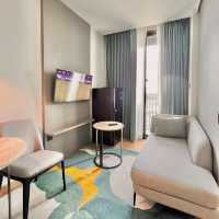เดินทางสะดวก พักที่ Holiday Inn & Suites Sriracha