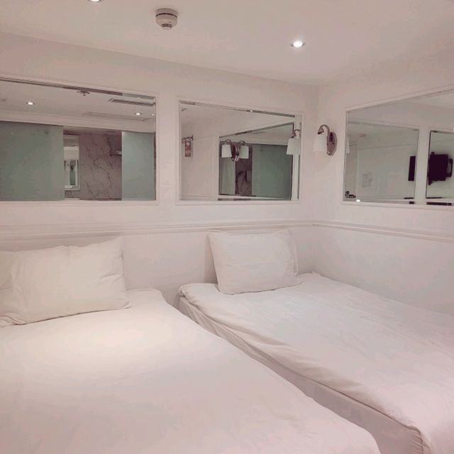 核心地帶銅鑼灣平價酒住宿 白色整潔迷你酒店