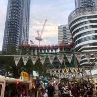 Jodd Fairs: A Food Lover's Paradise 