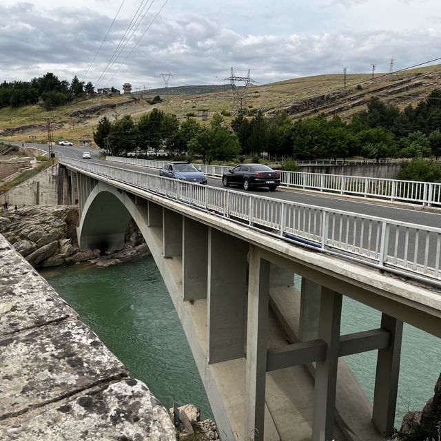 12世紀の優雅な石橋 マラバディ橋
