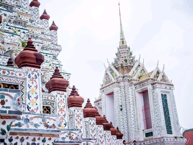 นั่งเรือเที่ยววัดอรุณกันค่ะ