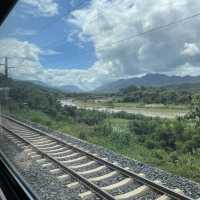 中国ラオス鉄道でヴァンビエンへの一泊旅