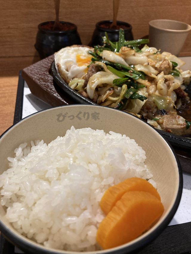 일본에서 건너온 스테미나 철판구이 맛집 ‘비쿠리야’