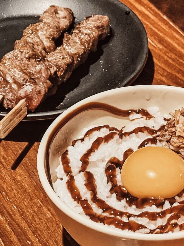 超好拍的木系復古風台南寔藏家溫體牛肉麵米糕🍴