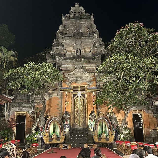 【インドネシア/バリ】ウブドでバリ島の文化遺産を体験できる人気観光スポット「ウブド王宮」