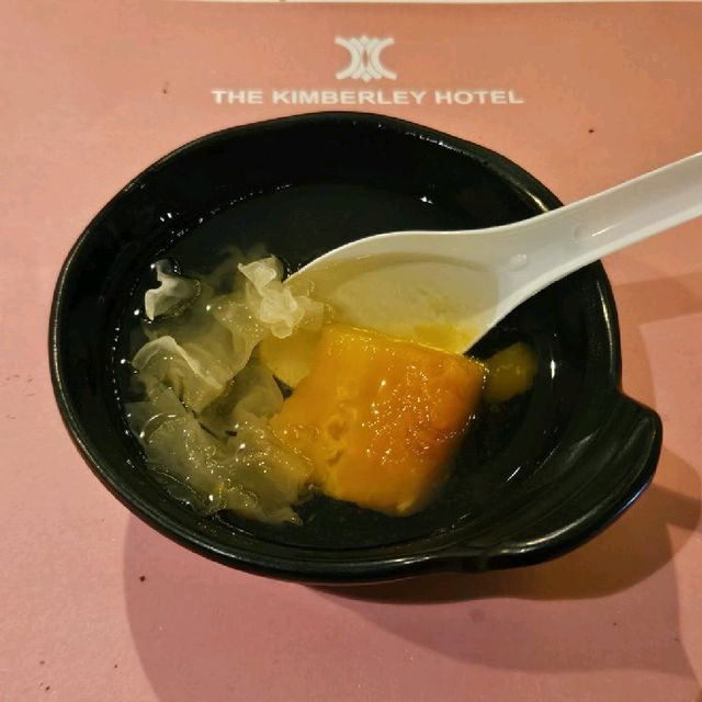 懷舊酒店的半價自助晚餐