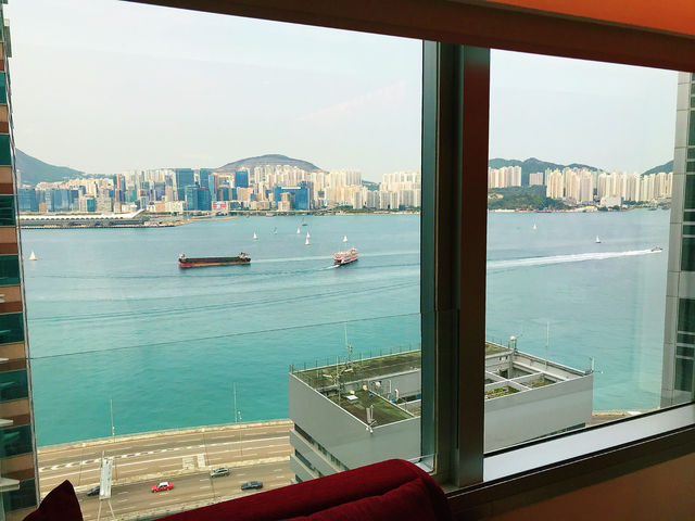 伏唔伏？$1,600假日市區2人海景房+自助晚餐+早餐😝