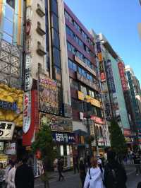 探索東京魅力：歌舞伎町的繁華景象