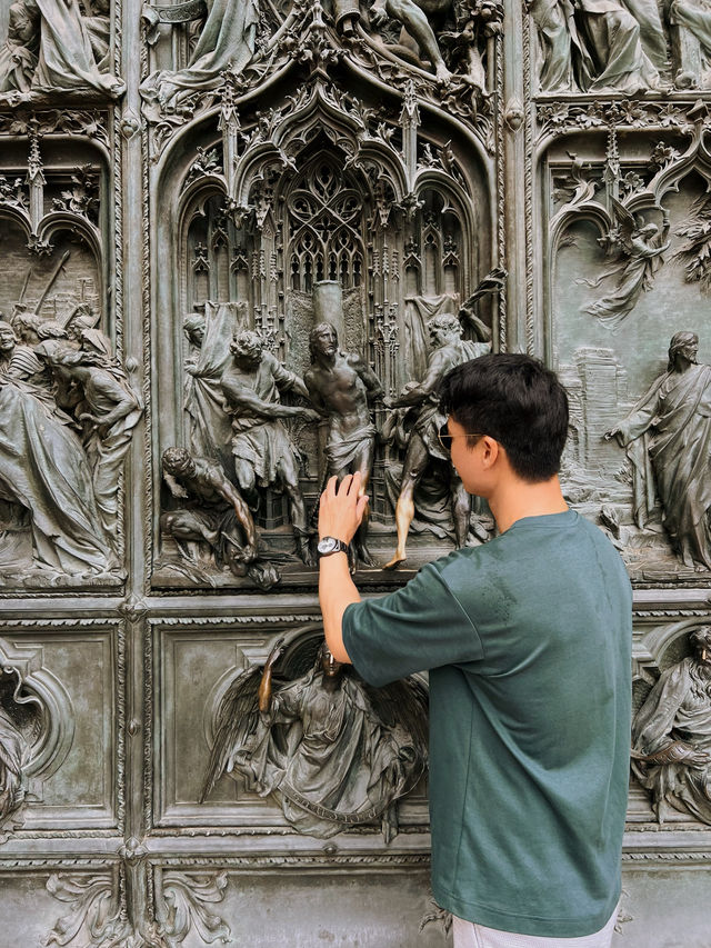 ไม่มีที่ติ สมชื่อ Duomo di Milano สวยวิจิตร