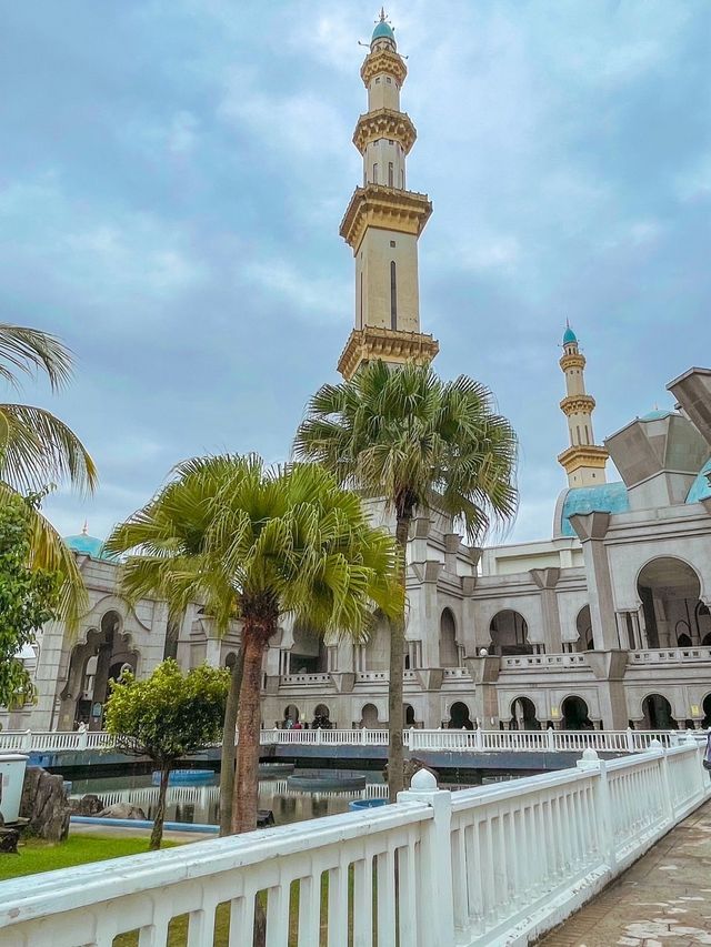 【マレーシア】世界中の有名なモスク建築様式が取り入れられているモスク