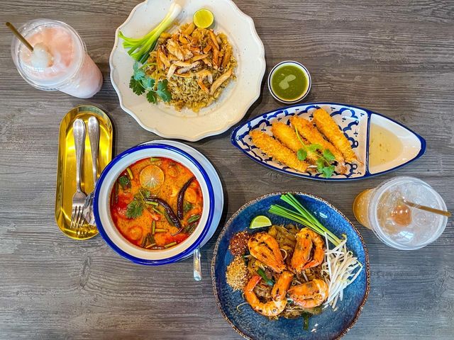 อิ่มหนำสำราญ Thai Eatery 