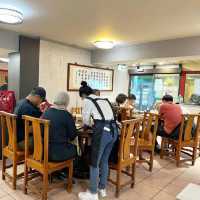 臺北老牌牛肉麵店陽明堂：傳統品質，口感豐富