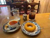 大阪・中央区。大阪に現存する最古の喫茶店と言われている『平岡珈琲店』
