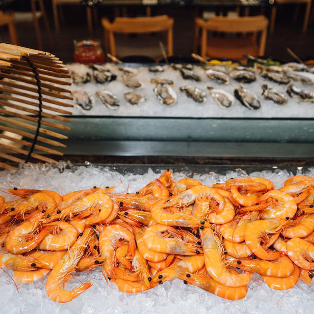 บุฟเฟ่ต์ Giant River Prawns Buffet & Lobster Speci