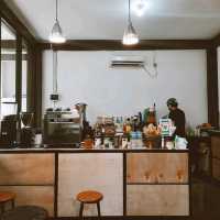 ORING COFFE | Colonial-themed coffee shop