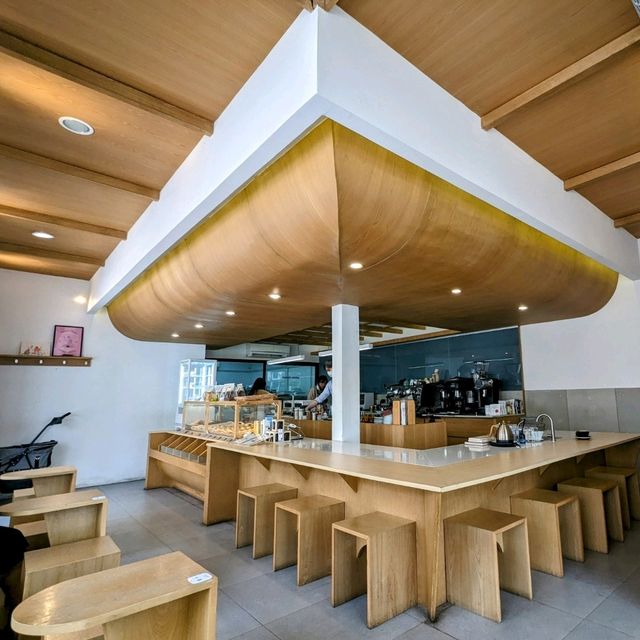 泰國清邁-木質感文青咖啡烘焙坊：Brew Fact