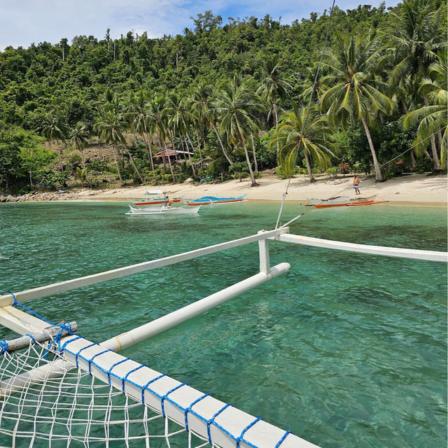 Island Hopping in Port Barton 