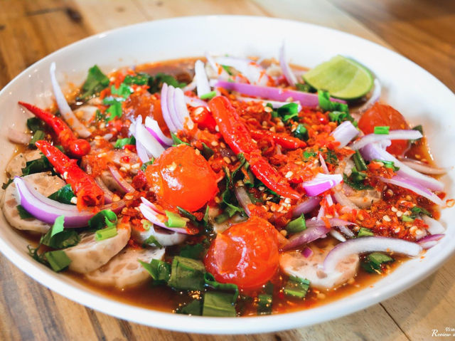 ร้านยำแซ่บย่านอโศก