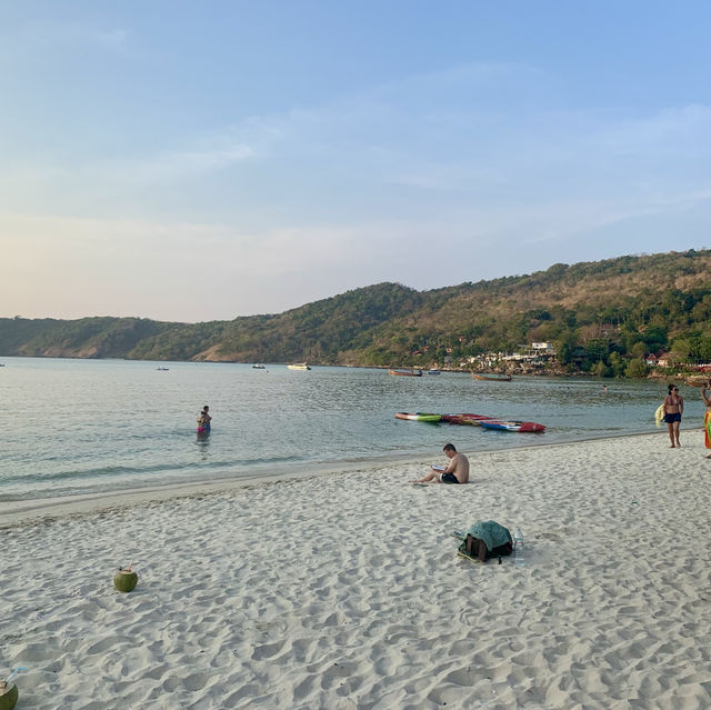 Phi Phi Island – Holiday Paradise with a Vibrant Nightlife