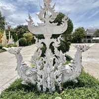 วัดแม่ตาว อุโบสถสีขาวพุทธศิลป์แห่งความงดงาม