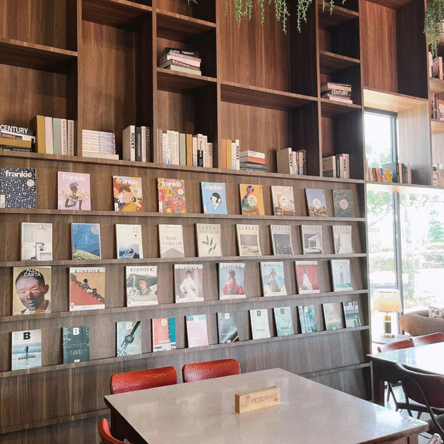 Library-themed Cafe in Selangor 📚☕️ Ink Library Cafe