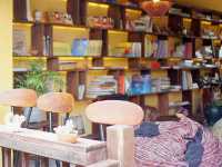 호이안 감성 카페 Artbook Cafe & Bistro
