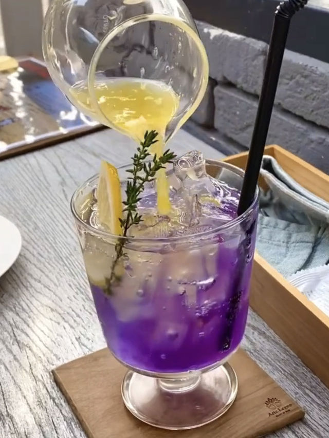【福岡カフェ】テラス席で可愛いフルーツパフェを食べよう🍓