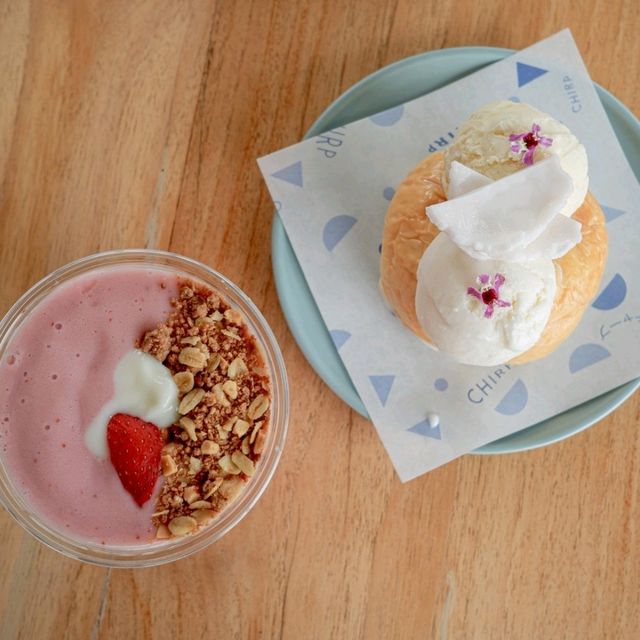 Chirp cafe & chat space คาเฟ่เรือนไทยแบบมินิมอล