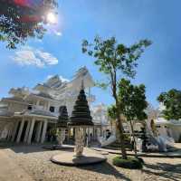 🏯 วัดร่องขุ่น 