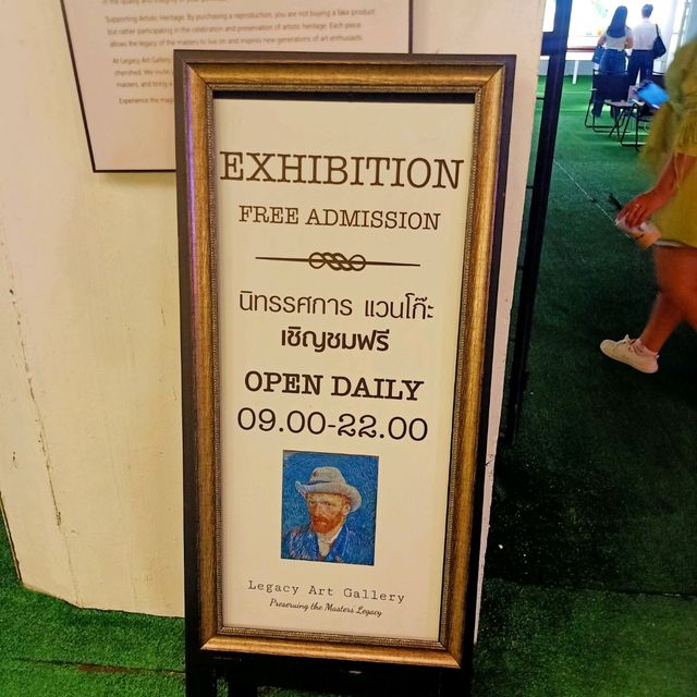 ชมศิลปะ ฮีลใจ ที่ Legacy art gallery 