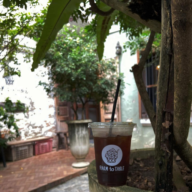 Farm To Table Hideout ✨🍀คาเฟ่ย่านปากคลองตลาด