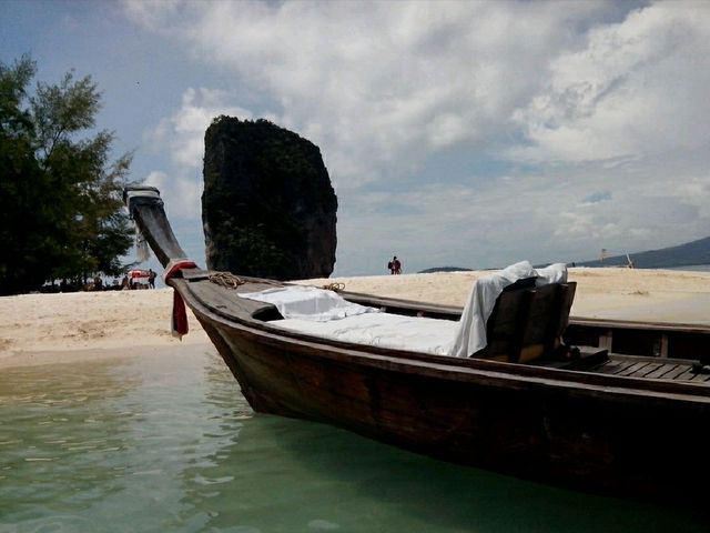ลงเรือไปเที่ยว..ทะเลกระบี่