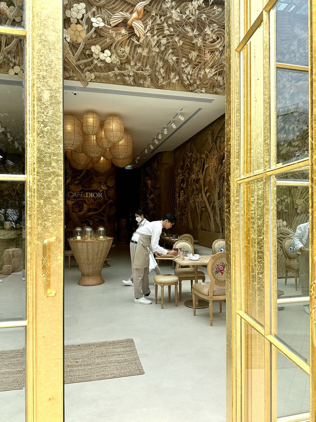 สิ้นสุดการรอคอย “Cafe Dior” สุดหรูหราในเอเซีย